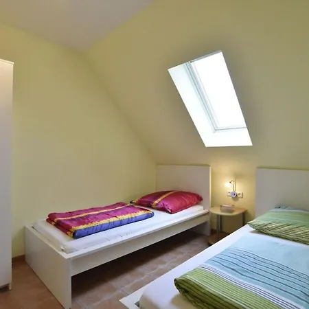 펜션 With 1 Bedroom 지로우